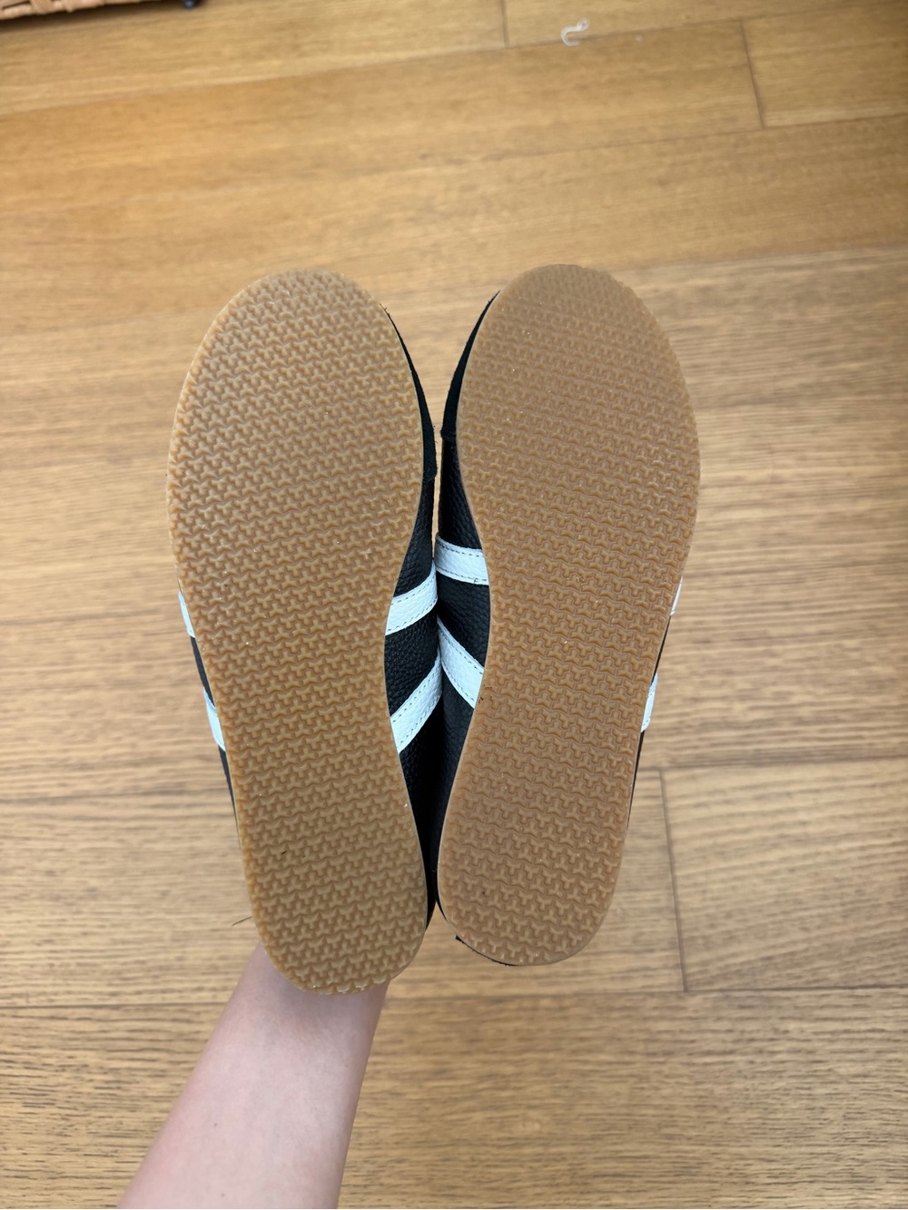 Quince Low Profile Black & White Sneakers - Picture 5 of 6
